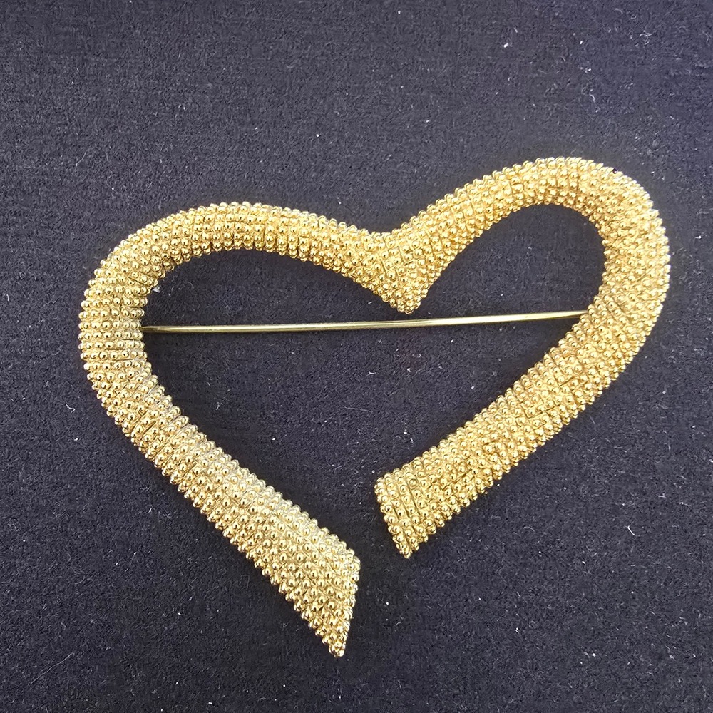 E. Pearl Vintage Gold Tone Beaded Open Heart Brooch Pin Designer Jewelry